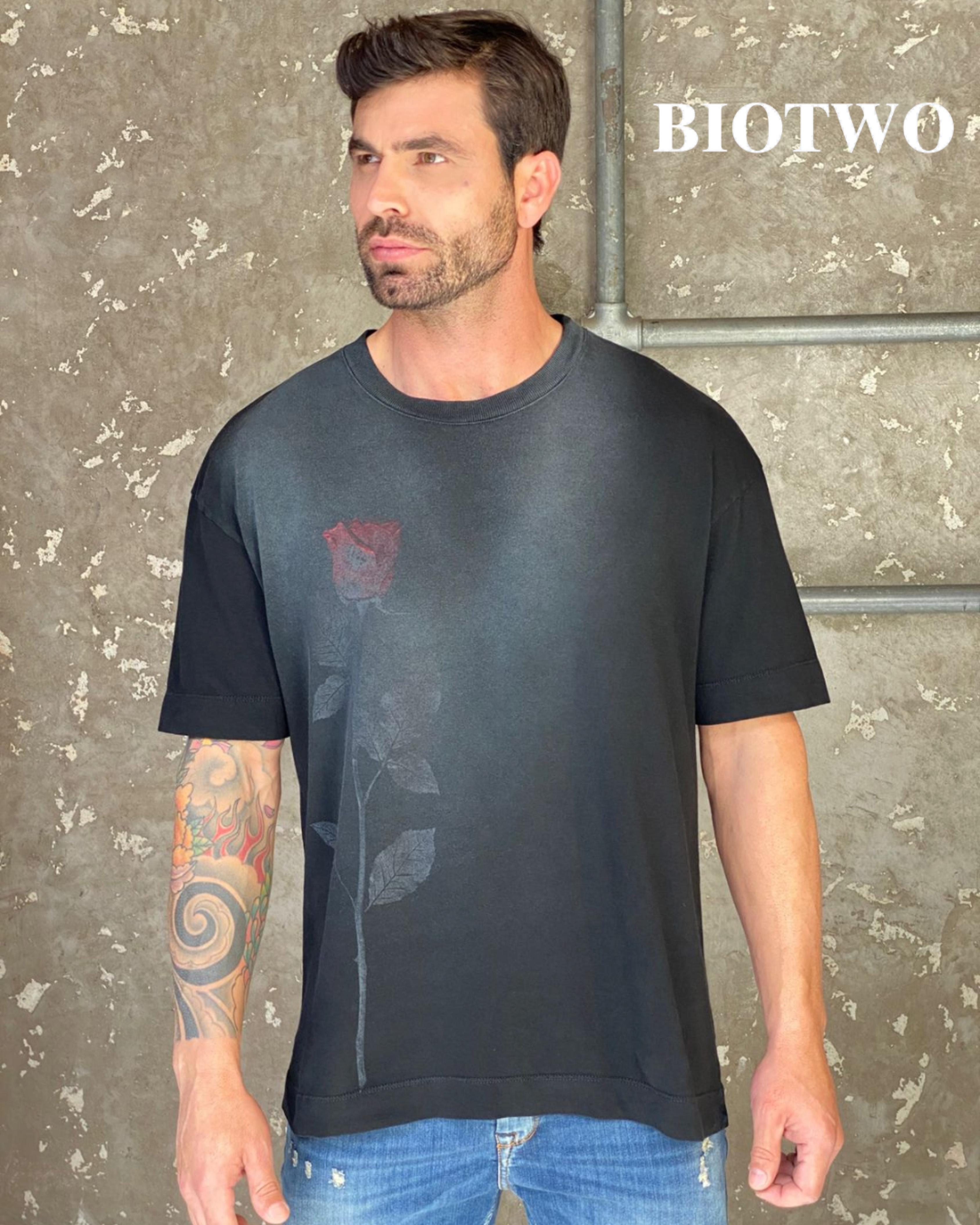 Camiseta confort estampa rosa