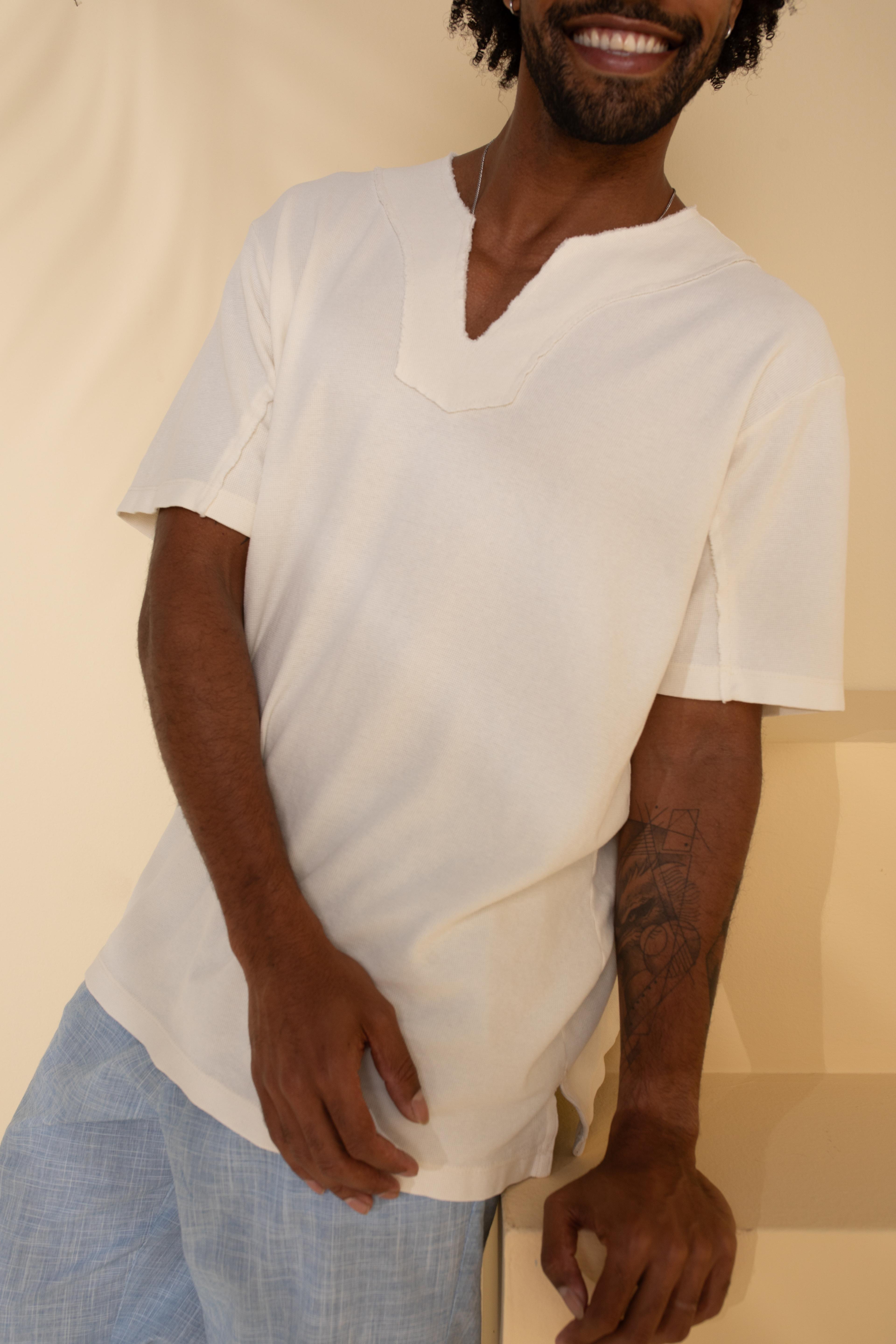 Bata manga curta com pala