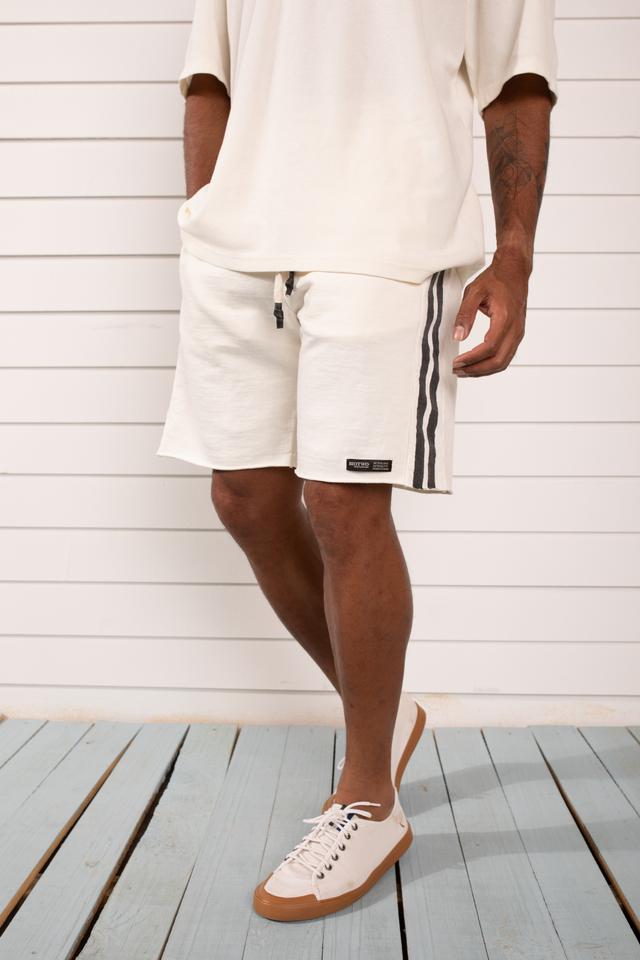 Bermuda em algodão e estampa lateral