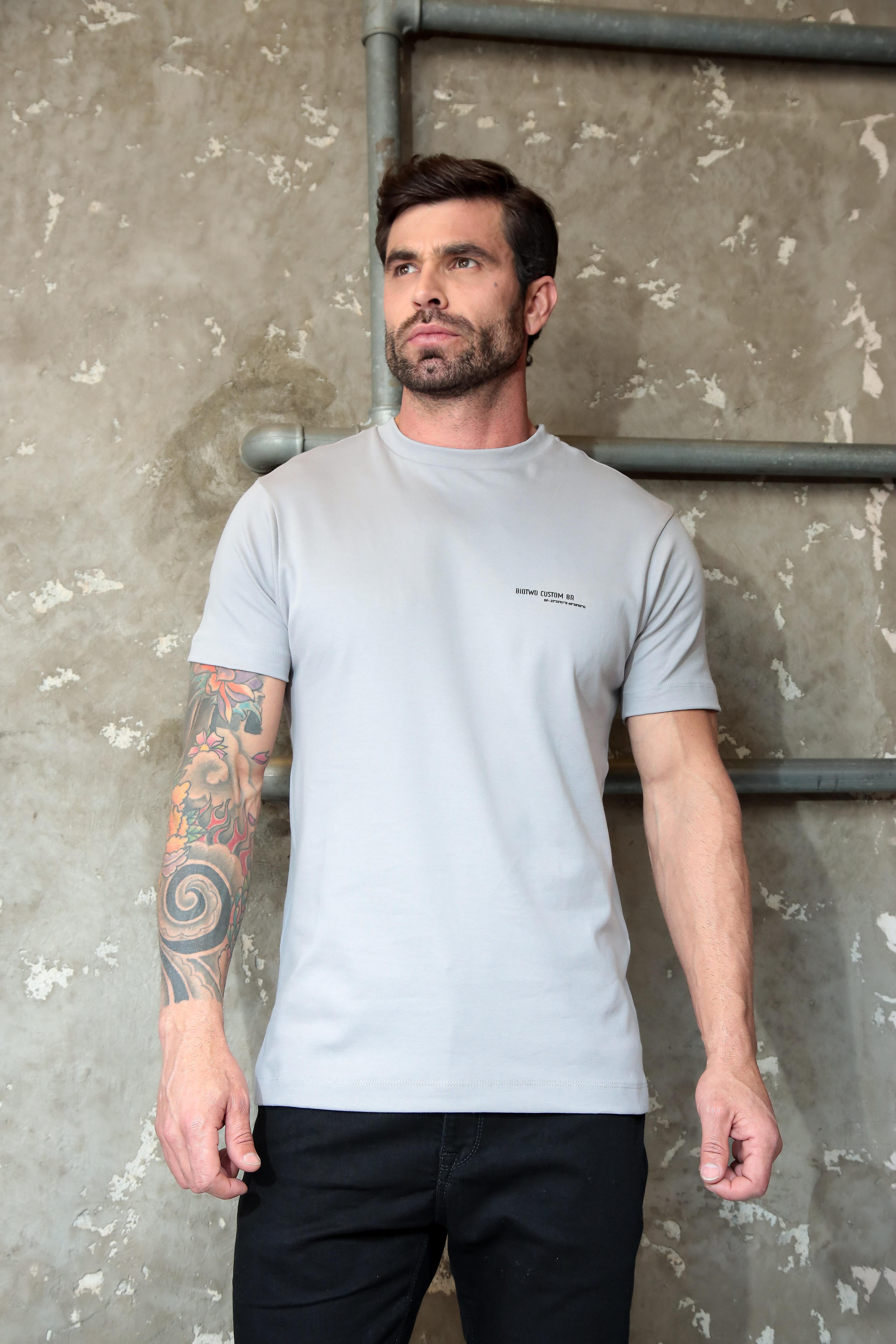 Camiseta slim fio egípcio gola